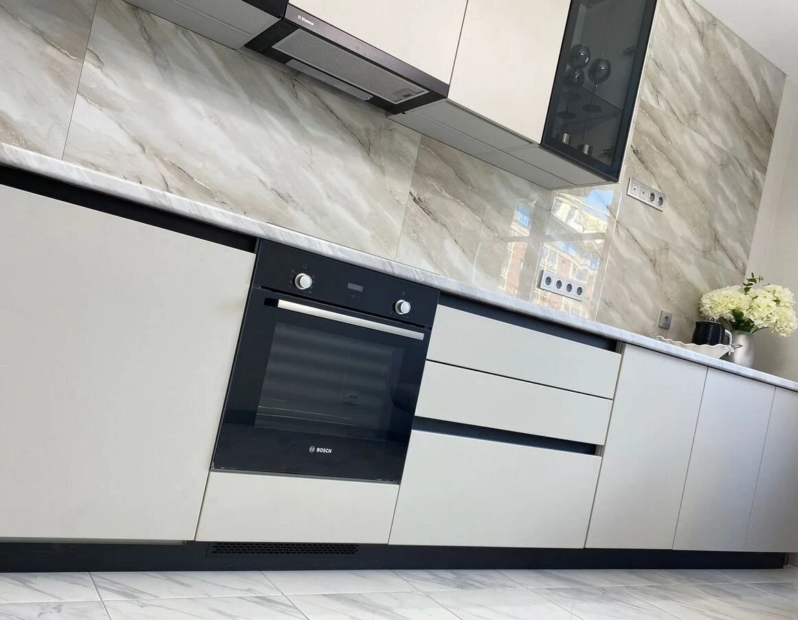 Кухонный гарнитур в рассрочку. Фурнитура Blum